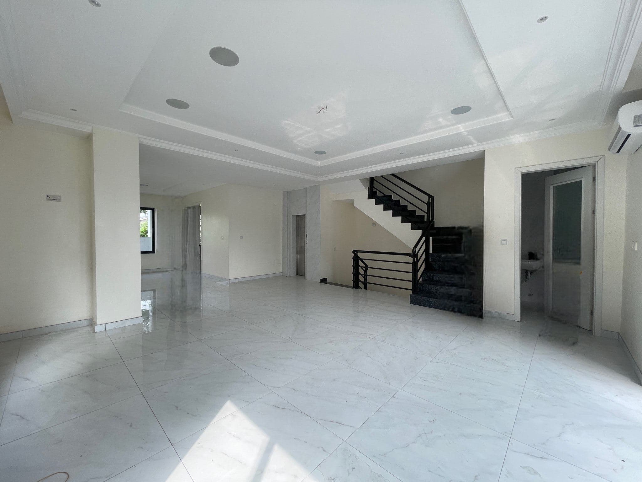 Gallery image - 8