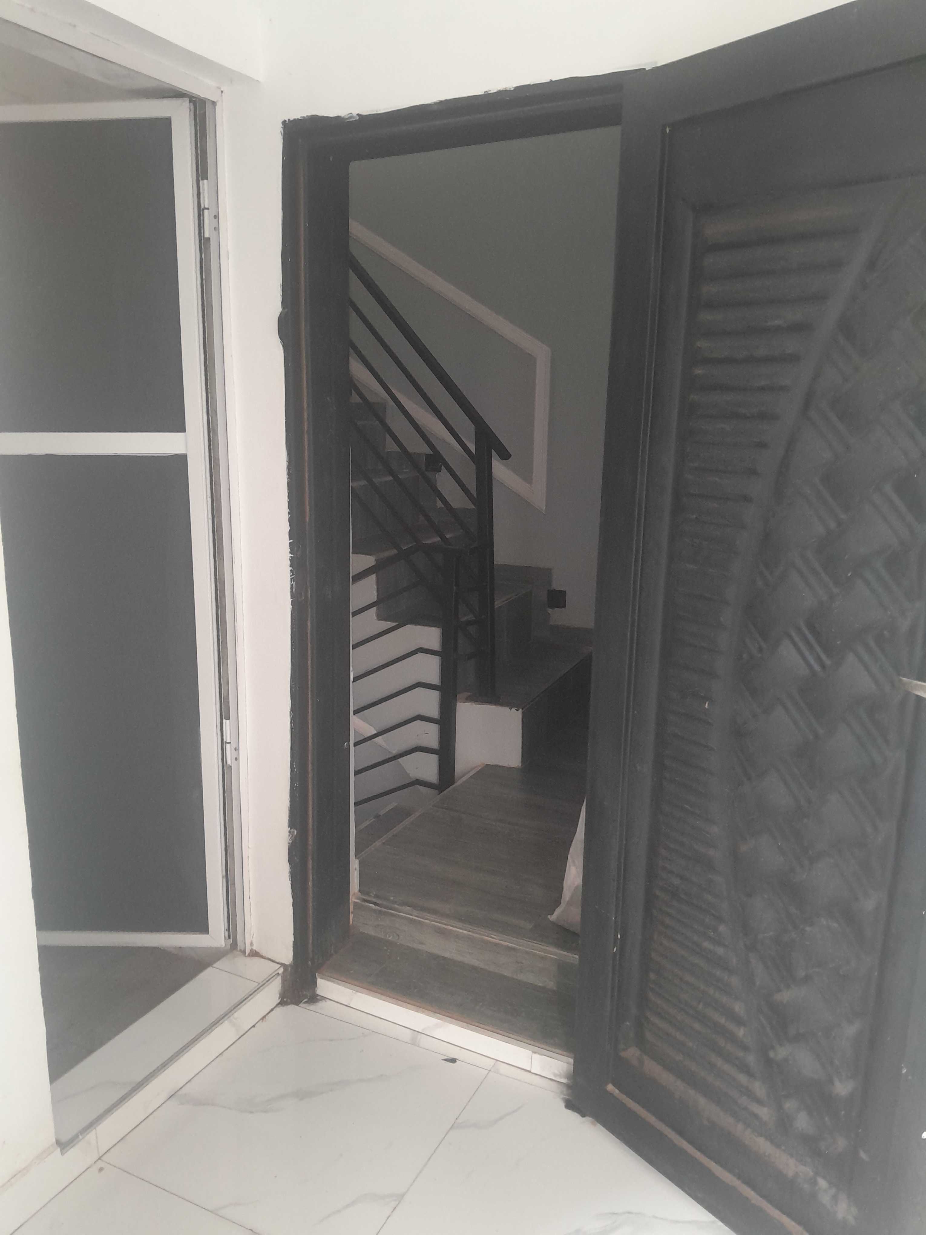 Gallery image - 6
