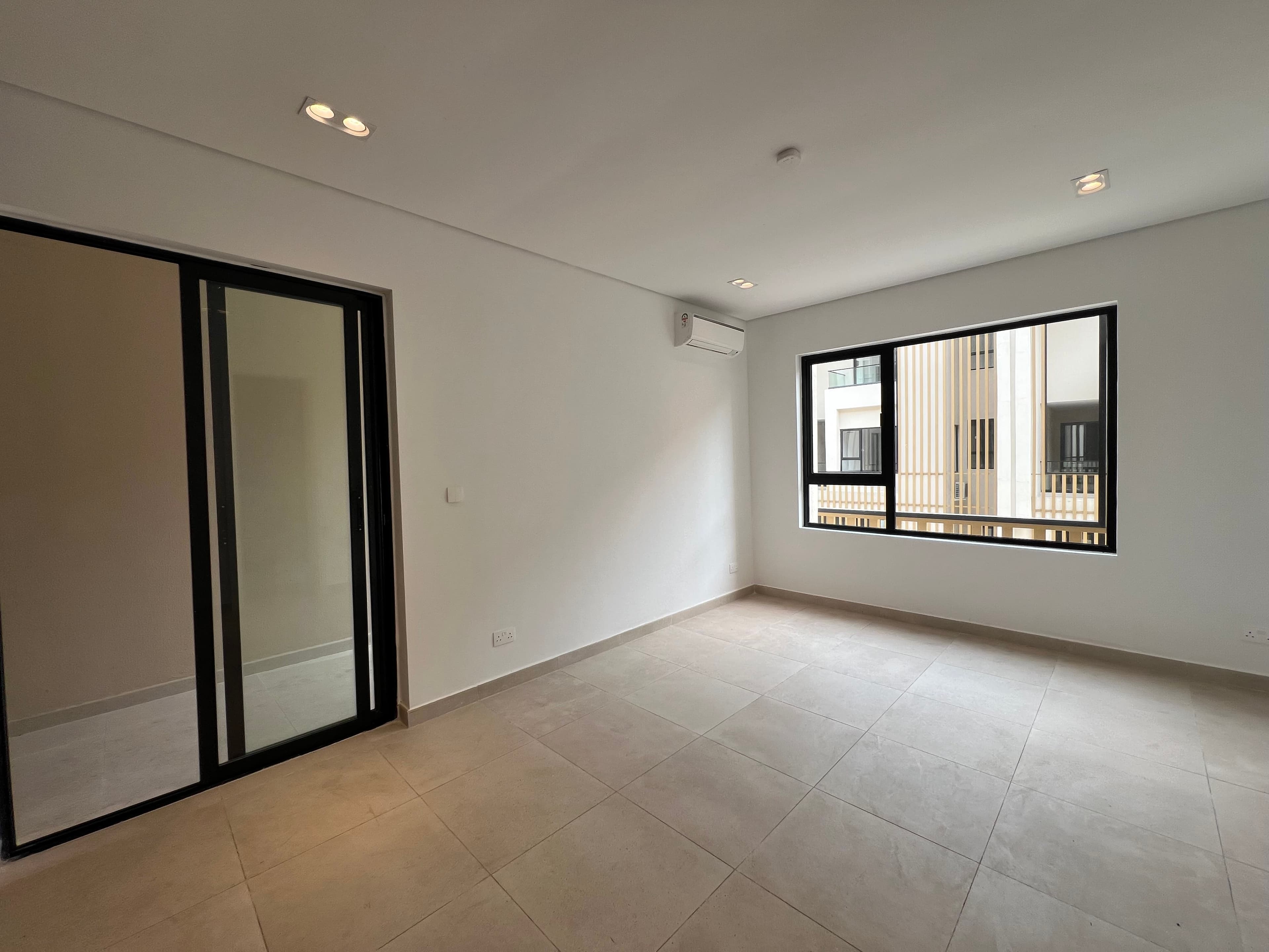 Gallery image - 10