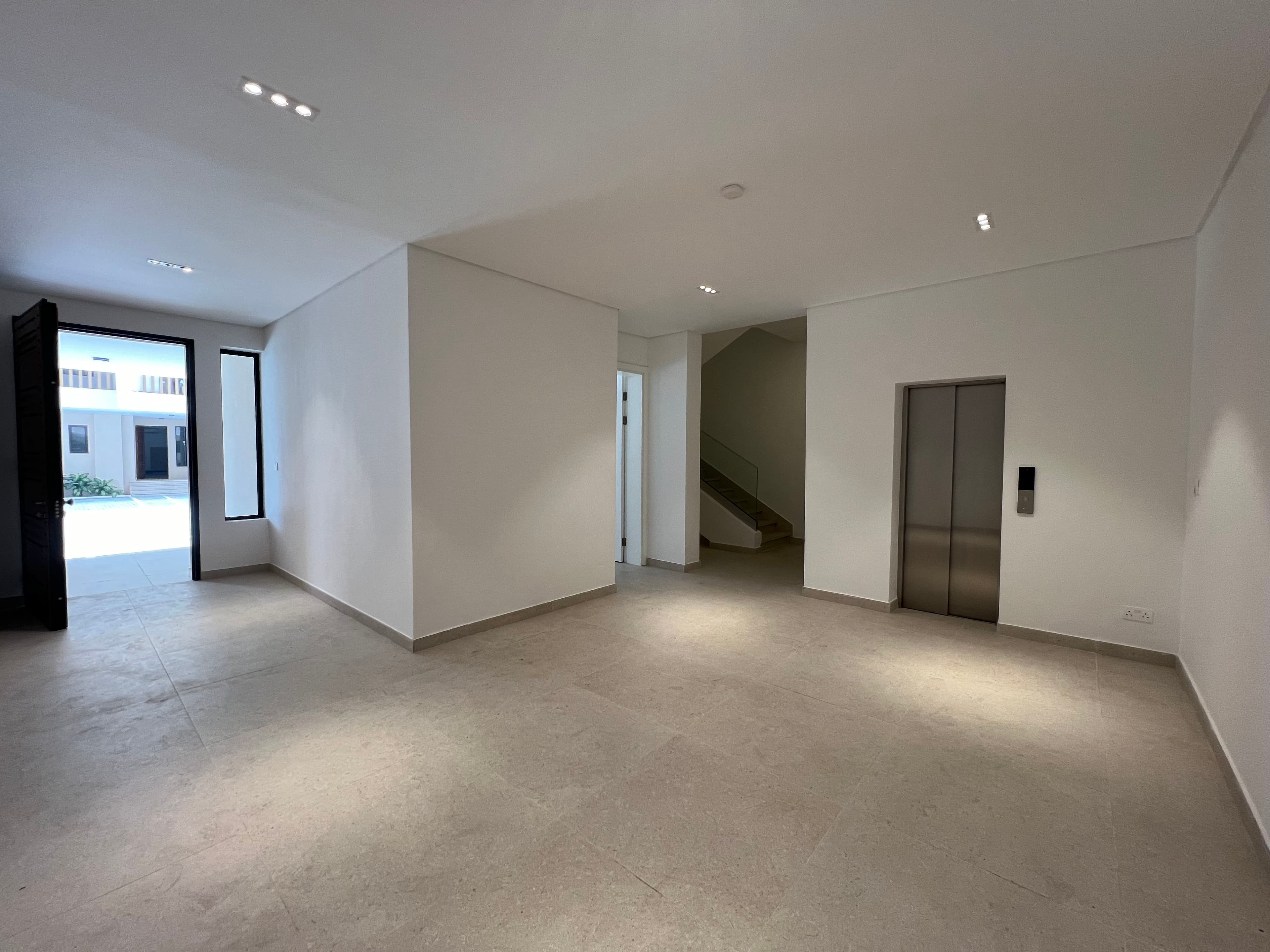 Gallery image - 4