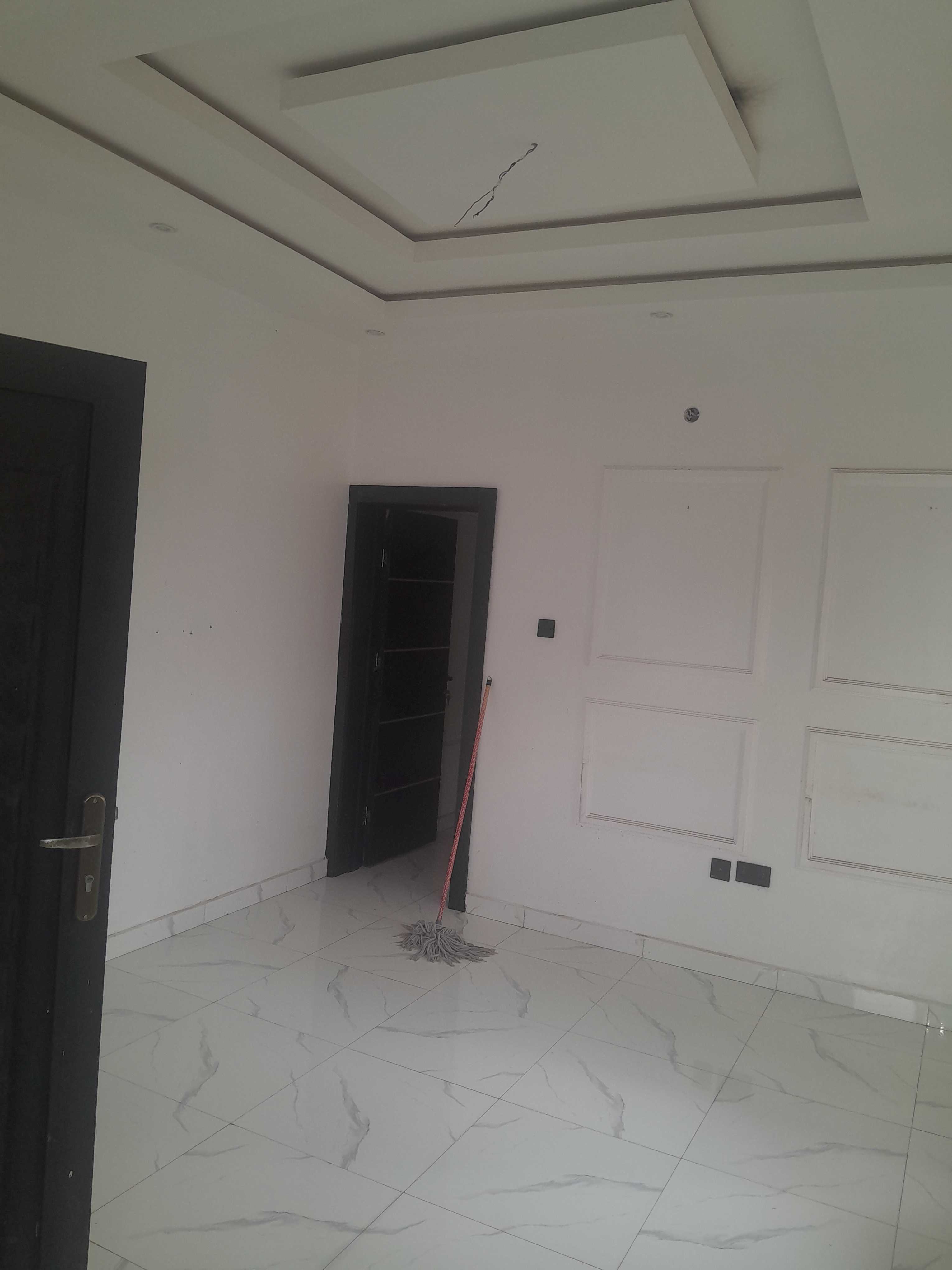 Gallery image - 7